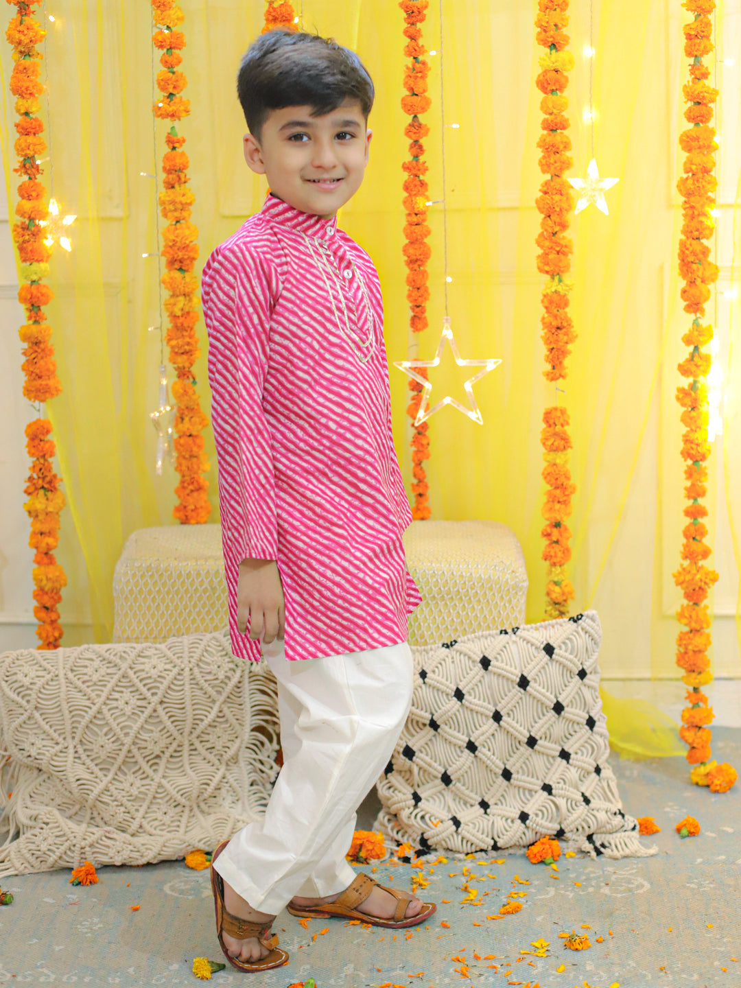 Boy's Pink Pure Cotton Printed Leheriya Kurta Pajama - BOWNBEE