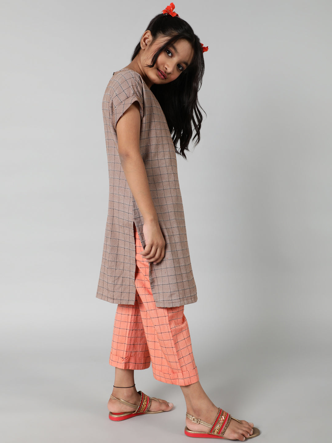 Color_Brown & Peach