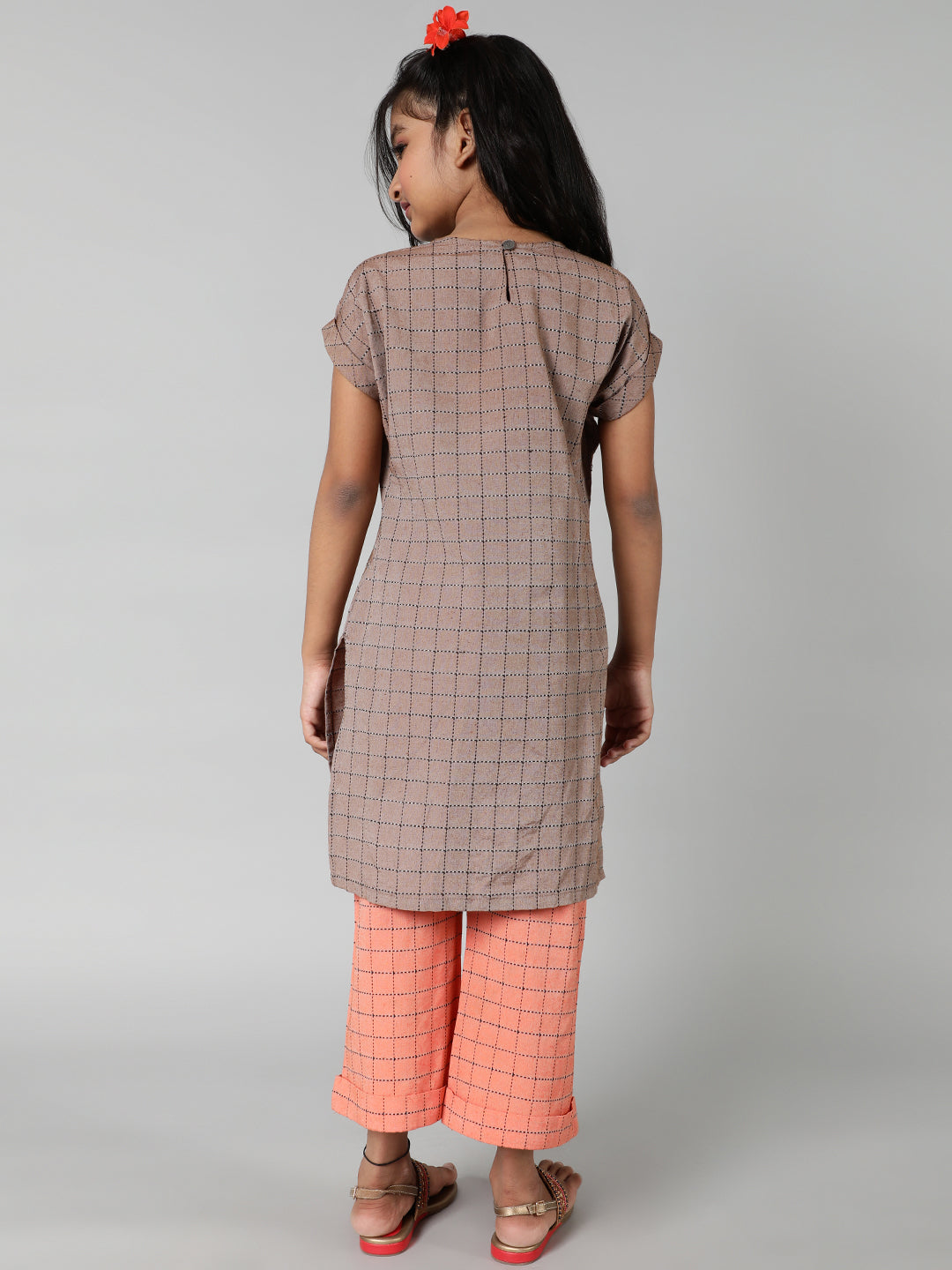 Color_Brown & Peach